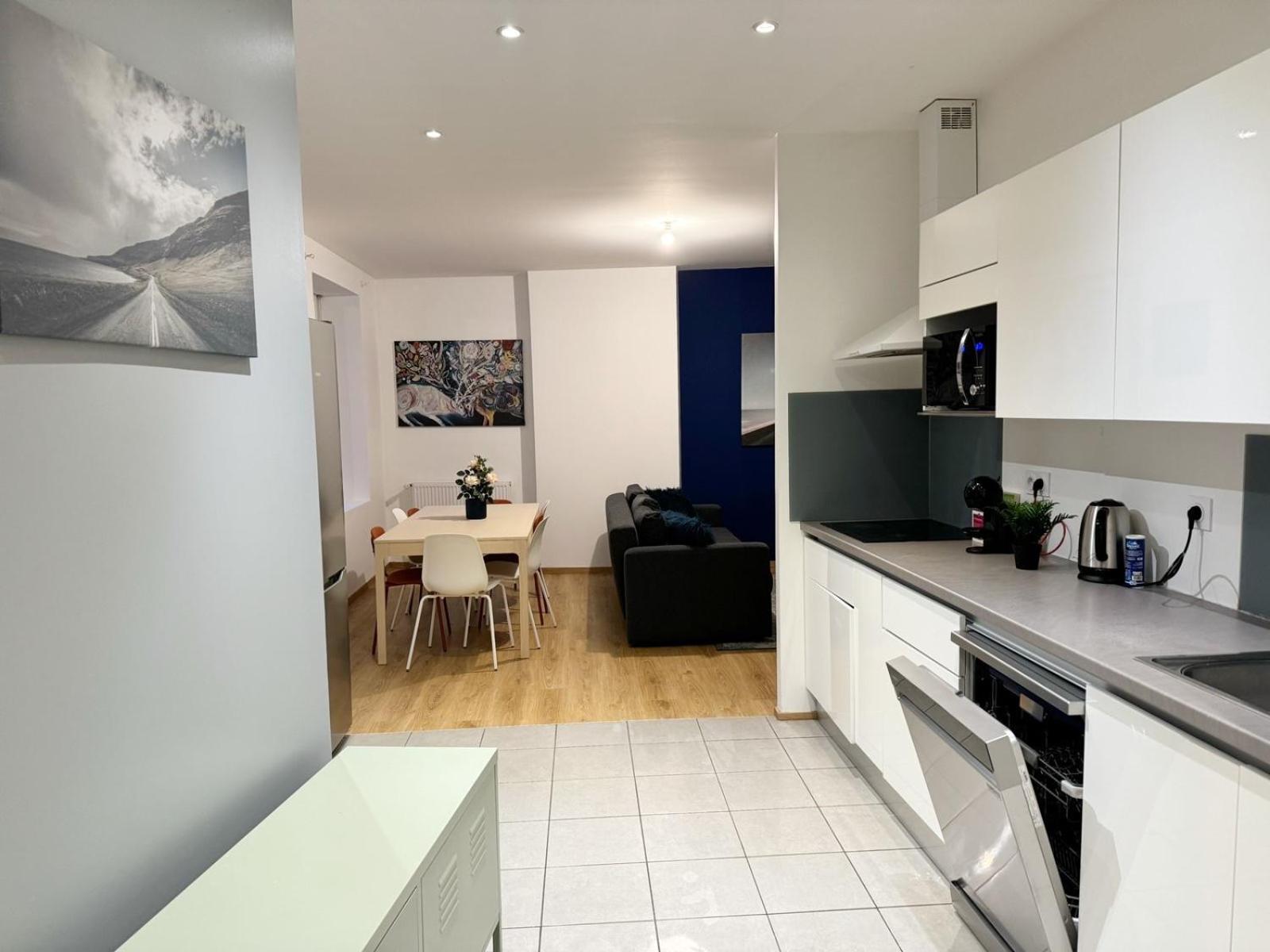 24 Chic & Cosy Grand Appart 88M2 Parking Gratuit Hypercentre Netflix Saint-Etienne  Exterior photo