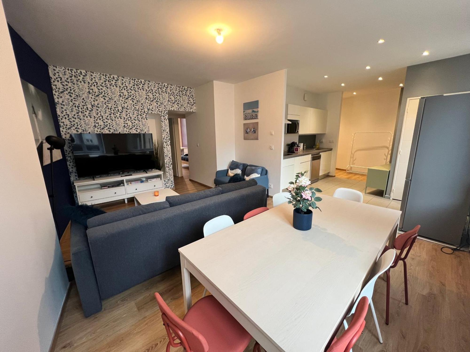 24 Chic & Cosy Grand Appart 88M2 Parking Gratuit Hypercentre Netflix Saint-Etienne  Exterior photo